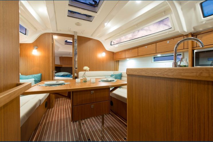 Charter Yacht Bavaria 37 - 2016 - 3 Cabins - Sicily