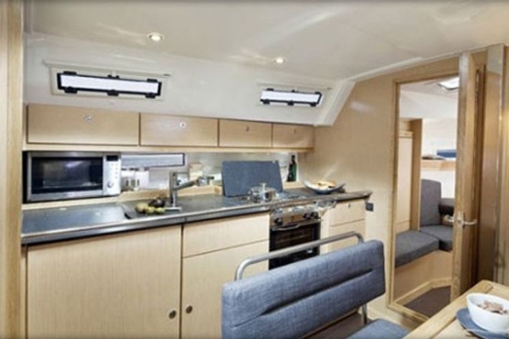 Charter Yacht Bavaria 40 - 3 Cabins - Tortola,BVI