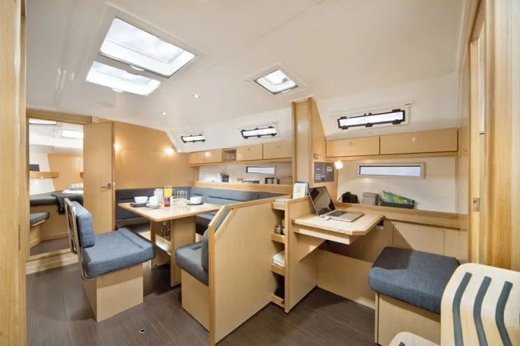 Charter Yacht Bavaria 40 Cruiser - 3 Cabins - Greece