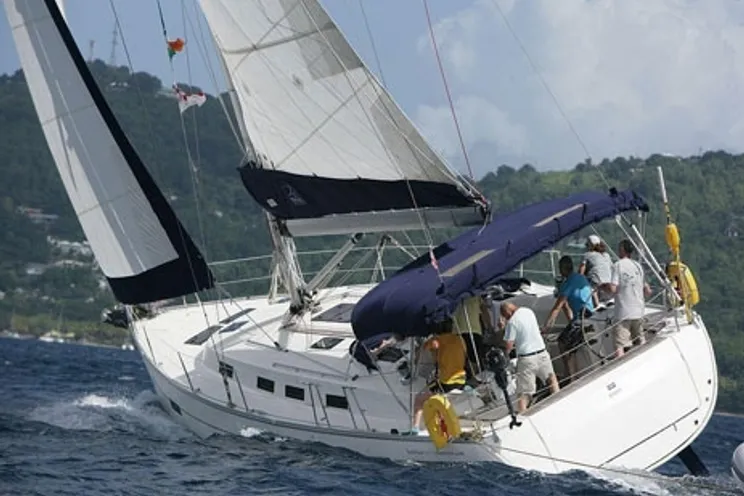 Charter Yacht Bavaria 45 - 3 Cabins - Grenada