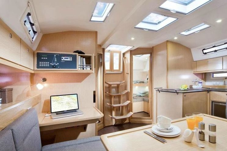 Charter Yacht Bavaria 45 - 4 Cabins - Menorca