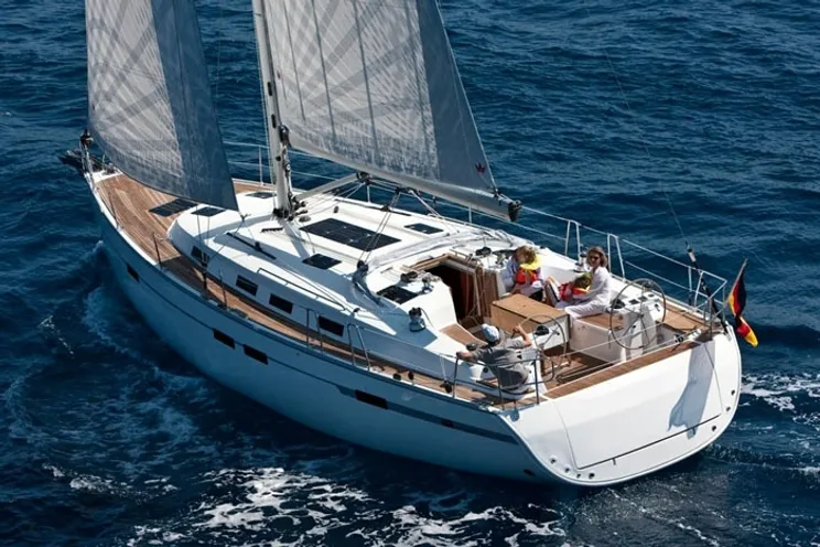 Charter Yacht Alinde