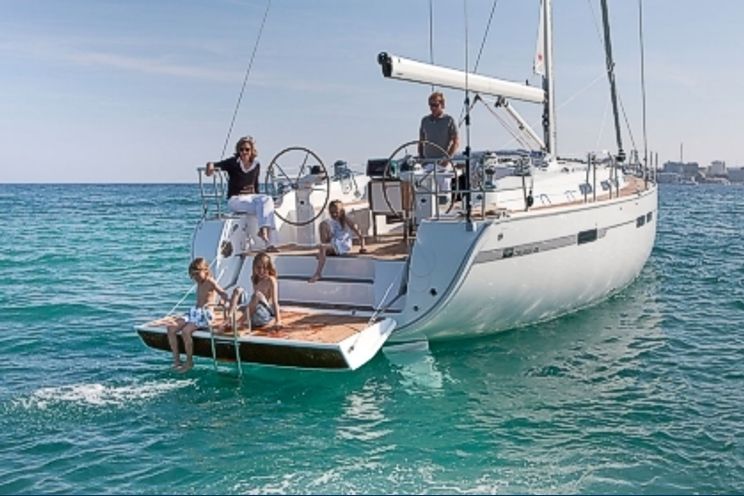 Charter Yacht Bavaria 45 - 3 Cabins - Grenada
