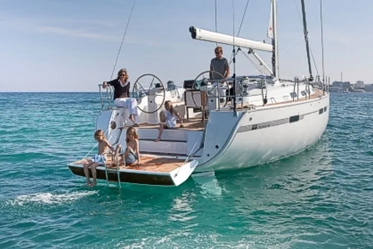 Charter Yacht Bavaria 45 - 3 Cabins - Grenada