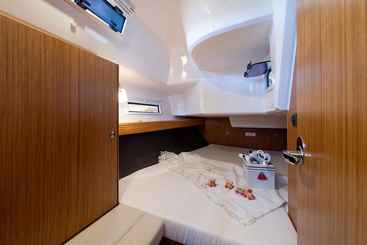 Charter Yacht Bavaria 37 - 3 cabins(3 double)- 2016 - Sibenik - Trogir - Kastela