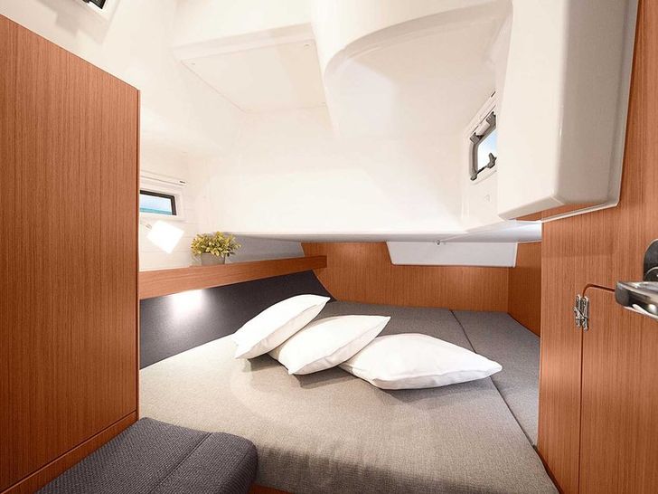 Bavaria 41 Cruiser Cabin Bavaria 41 Cruiser Cabin