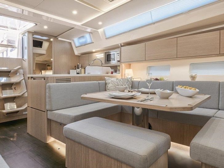 Bavaria 45 - Salong Bavaria 45 - Salong