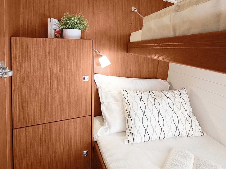 Bavaria Cruiser 51 Cabin Bavaria Cruiser 51 Cabin