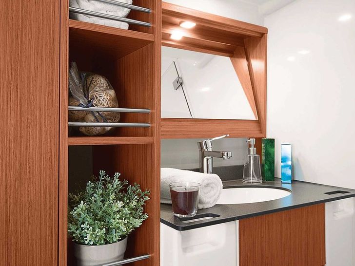 Bavaria Cruiser 51 Bathroom Bavaria Cruiser 51 Bathroom