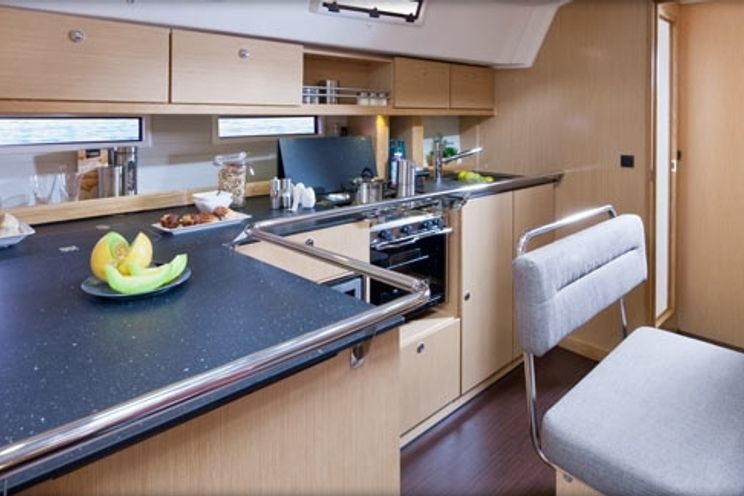 Charter Yacht Bavria 45-3 cabins-Annapolis