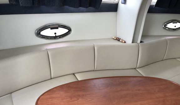 Charter Yacht Bayliner 35 - Day charter - 2008 - Nassau - Rose Island - Exumas