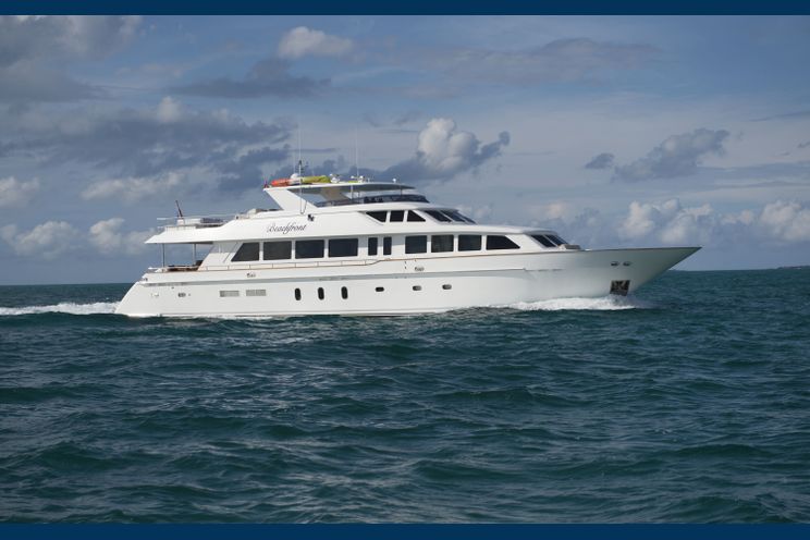 Charter Yacht BEACHFRONT - Hargrave 108 - 5 Cabins - Nassau - Paradise Island - Georgetown