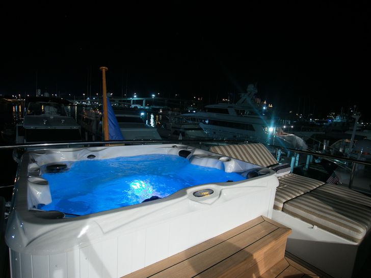 BEACHFRONT - Crewed Motor Yacht - Jacuzzi at Night BEACHFRONT - Crewed Motor Yacht - Jacuzzi at Night