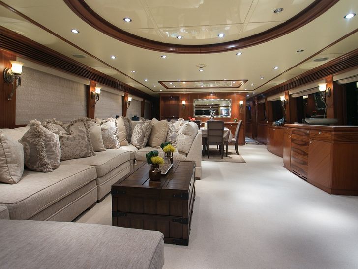 BEACHFRONT - Crewed Motor Yacht - Salon