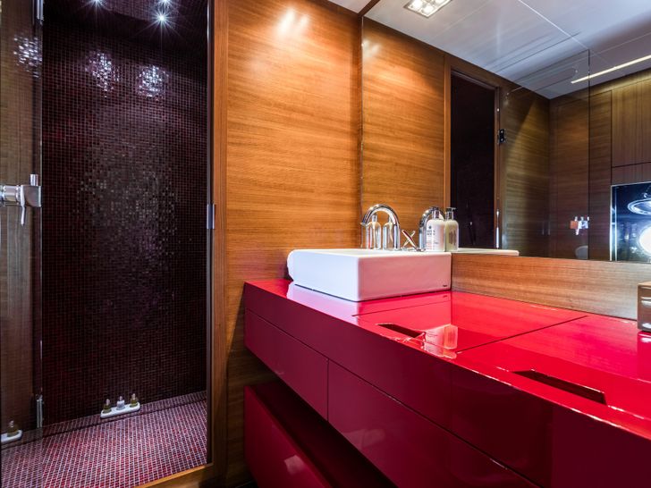 bathroom bathroom