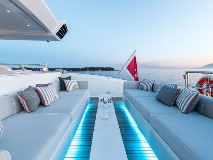 BEACHOUSE Mangusta 130 aft deck seating BEACHOUSE Mangusta 130 aft deck seating