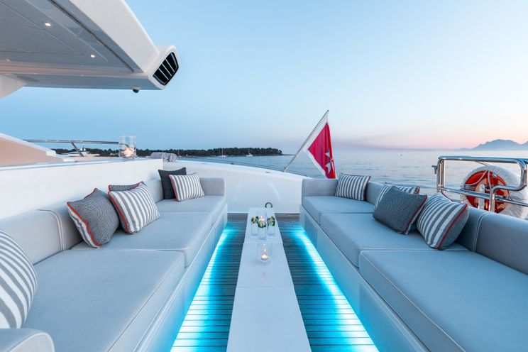 Charter Yacht BEACHOUSE - Mangusta 130 - 4 Cabins - Monaco - Cannes - St Tropez - French Riviera
