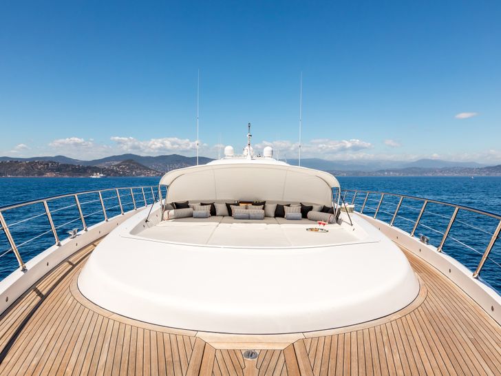 BEACHOUSE Mangusta 130 foredeck bronzing area BEACHOUSE Mangusta 130 foredeck bronzing area