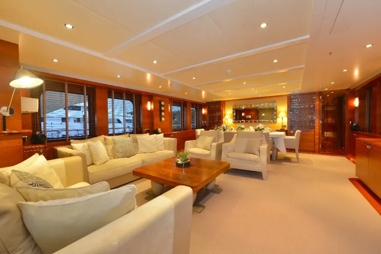 Charter Yacht BELUGA - Moonen 34m - 5 Cabins - Australia - Whitsundays - Solomon Islands - Papau New Guinea