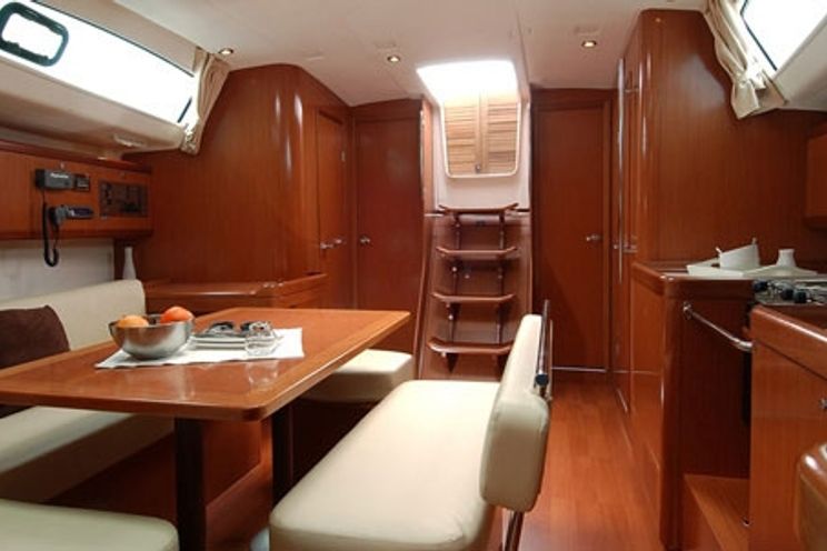 Charter Yacht Beneteau 43 - 3 Cabins - British Virgin Islands
