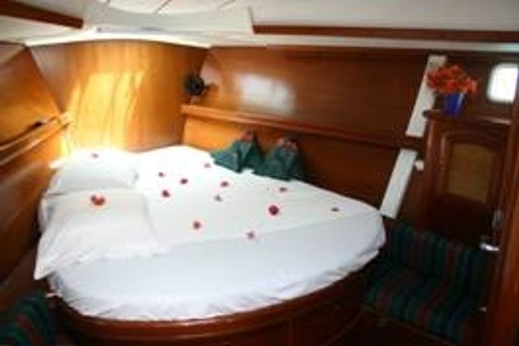 Charter Yacht Beneteau 463 - 3 Cabins - St. Vincent/Grendines