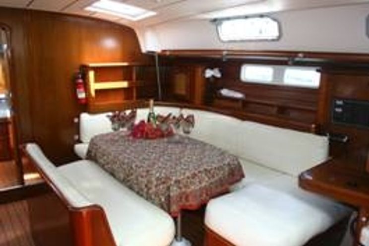 Charter Yacht Beneteau 463 - 3 Cabins - St. Vincent/Grendines