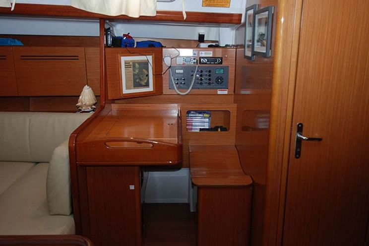 Charter Yacht Beneteau 515 - 4 + 2 Cabins - Grenadines