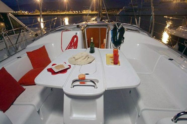 Charter Yacht Beneteau Cyclades 43.4 - 4 Cabins - Malta