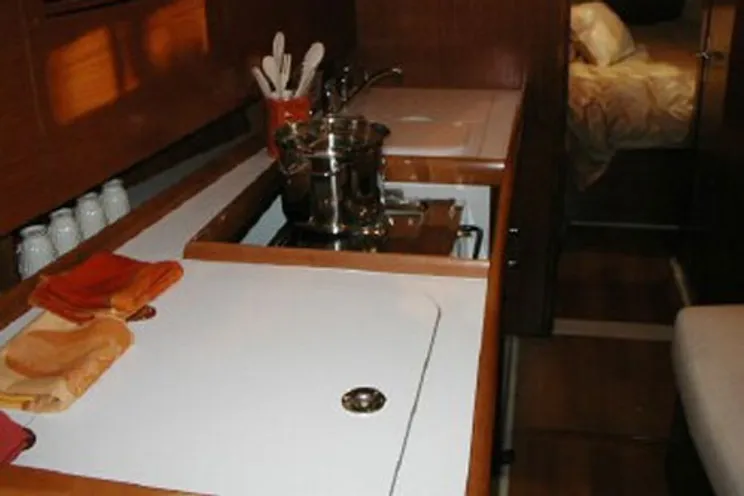 Charter Yacht Beneteau Cyclades 43.4 - 4 Cabins - Malta