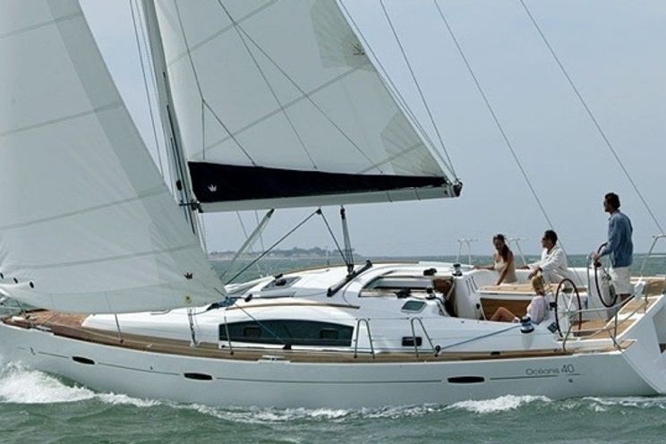 Charter Yacht Beneteau Oceanis 40 - 3 Cabins - Phuket,Thailand