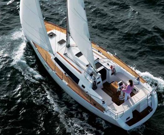 Charter Yacht Beneteau Oceanis 37 - Genie - 3 Cabins - Greece