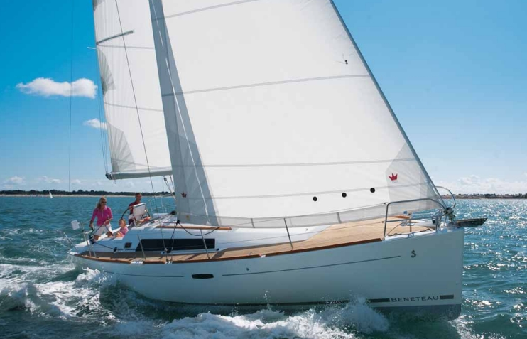 Charter Yacht Beneteau Oceanis 37 - Genie - 3 Cabins - Greece