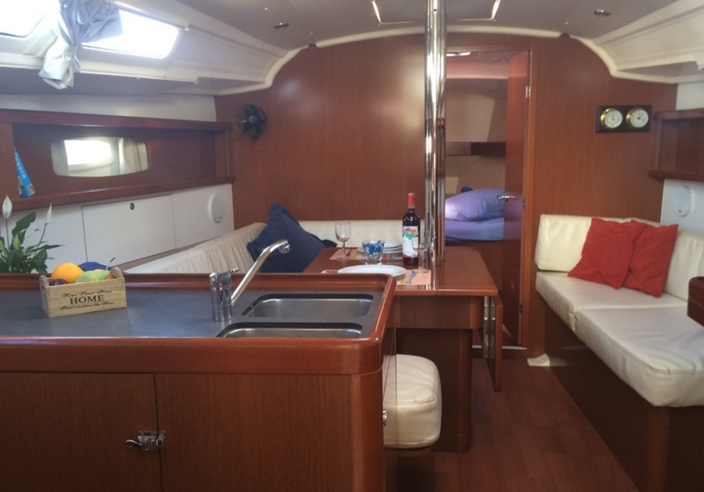 Charter Yacht Beneteau Oceanis 37 - Genie - 3 Cabins - Greece