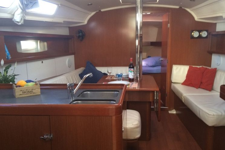 Charter Yacht Beneteau Oceanis 37 - Genie - 3 Cabins - Greece