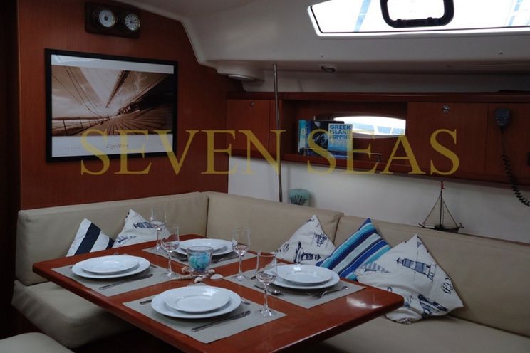 Charter Yacht Beneteau Oceanis 43 - Seven Seas - 4 Cabins - Greece