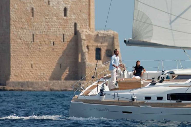 Charter Yacht Beneteau Oceanis 54 - 4+1 Cabins - Greece