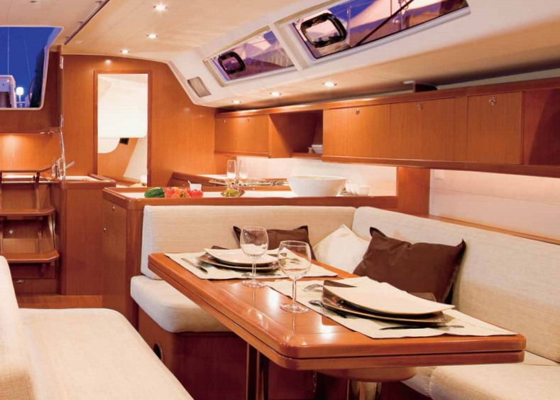 Charter Yacht Beneteau Oceanis 54 - 4+1 Cabins - Greece