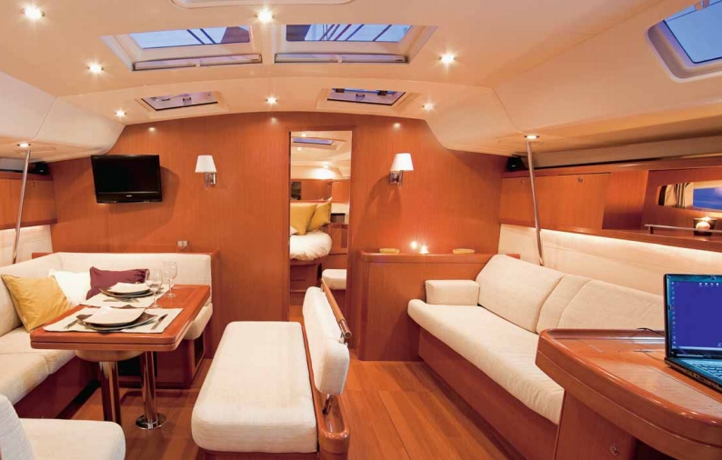 Charter Yacht Beneteau Oceanis 54 - 4+1 Cabins - Greece