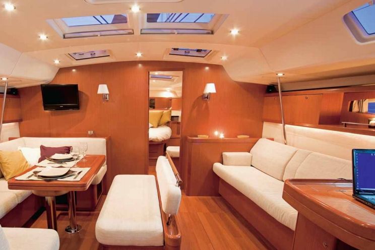 Charter Yacht Beneteau Oceanis 54 - 4+1 Cabins - Greece