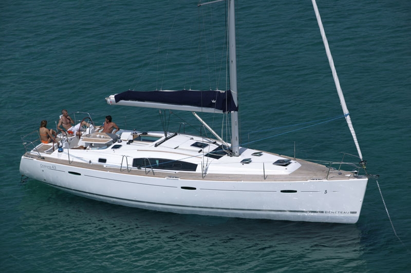 Charter Yacht Beneteau Oceanis 43 - 4 Cabins - Puntone - Portorosa