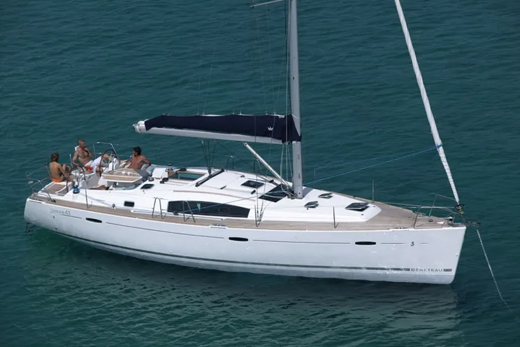 Charter Yacht Beneteau Oceanis 43 - 4 Cabins - Puntone - Portorosa