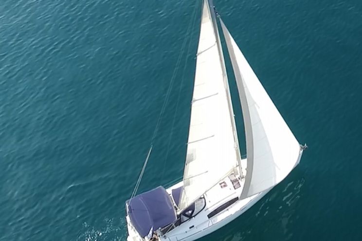 Charter Yacht Beneteau Oceanis 43 - Seven Seas - 4 Cabins - Greece