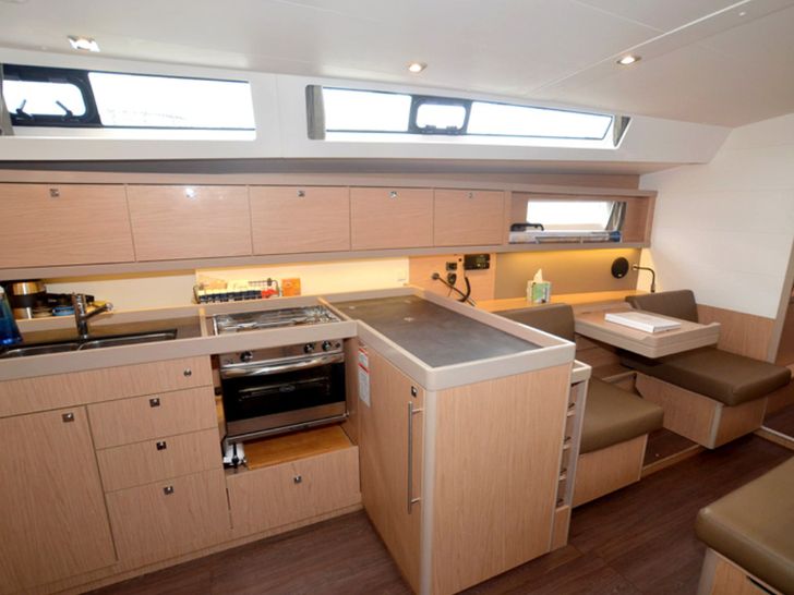 Beneteau Oceanis 45 Kitchen Beneteau Oceanis 45 Kitchen