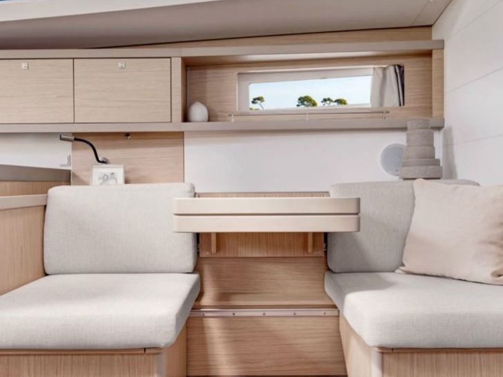 Beneteau Oceanis 45 Salon Beneteau Oceanis 45 Salon
