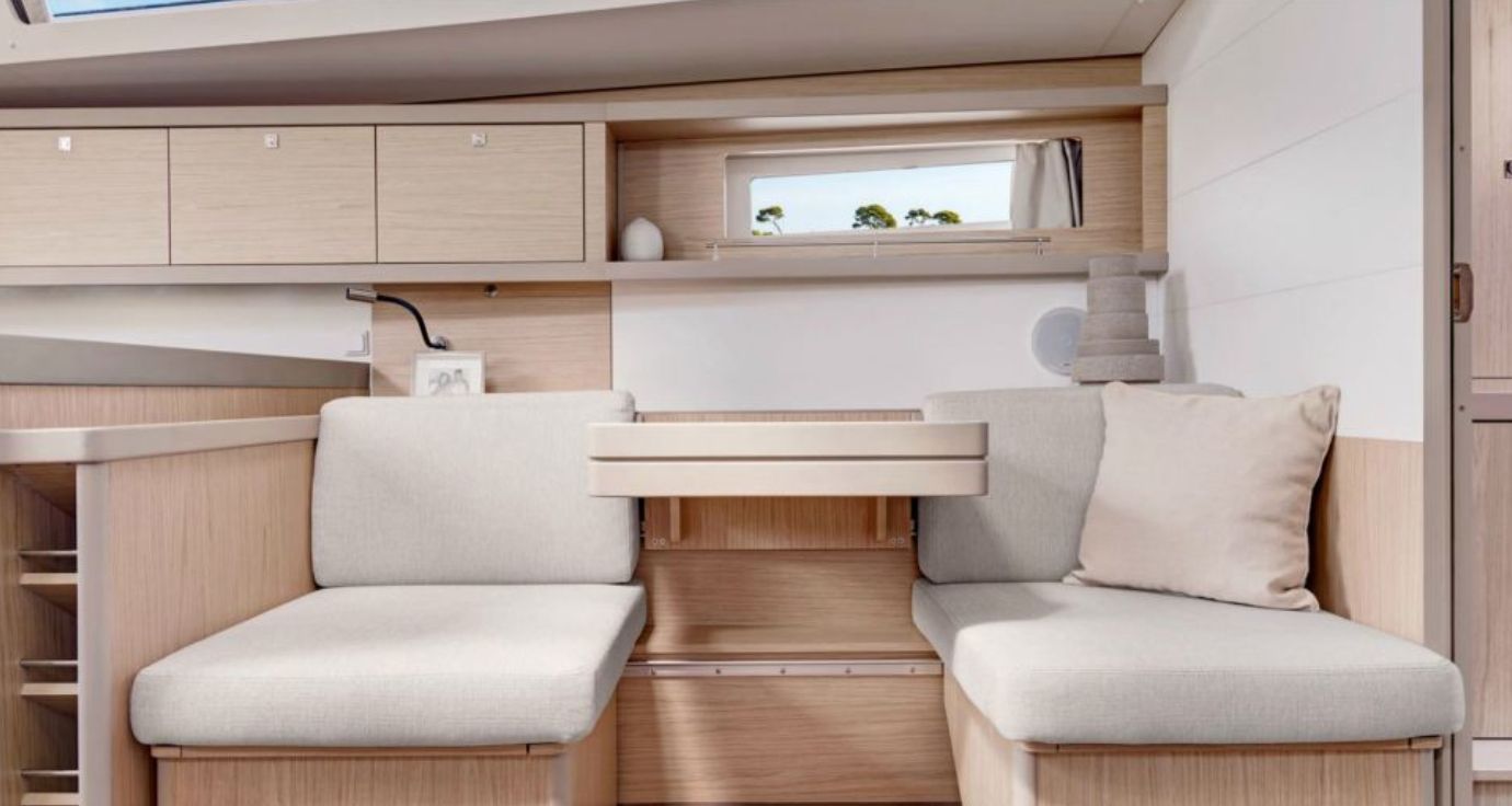 Beneteau Oceanis 45 Salon