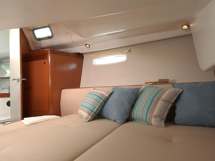 Beneteau Oceanis 43 Cabin Beneteau Oceanis 43 Cabin