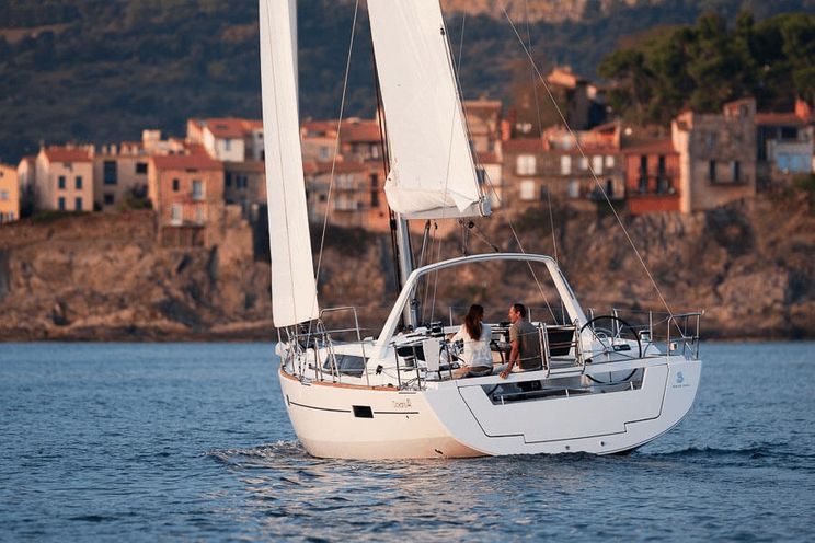Charter Yacht Beneteau Oceanis 41 - 3 Cabins - 2015 - Ajaccio - Corsica - French Riviera