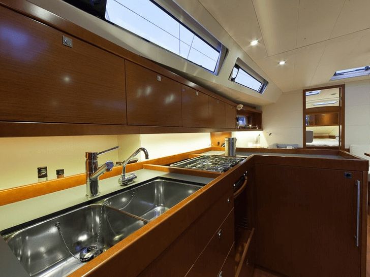 Beneteau Oceanis 41 Kitchen Beneteau Oceanis 41 Kitchen