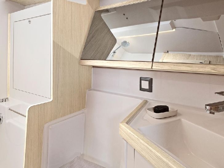 Beneteau Oceanis 46.1 Bathroom Beneteau Oceanis 46.1 Bathroom