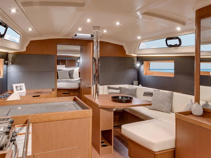 Beneteau Oceanis 41.1 Salon